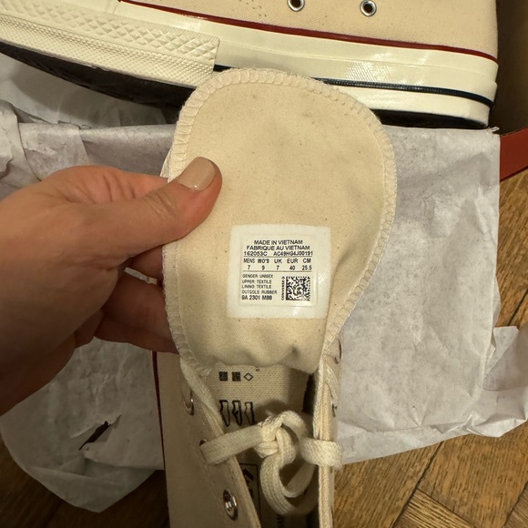 Custom Converse Smiley Face NIB Size W9/M7 - Picture 6 of 8